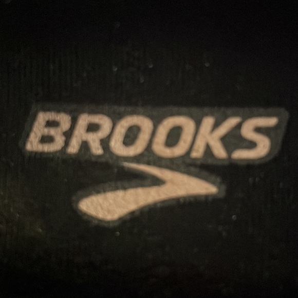 Womens Brooks shoes - Picture 5 of 6
